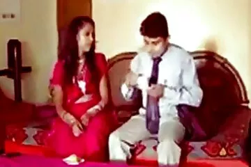 Có sex vua choi gai một phích cắm trong mỗi lỗ.