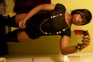 Làm sạch sex thời vua chúa sau khi tắm.