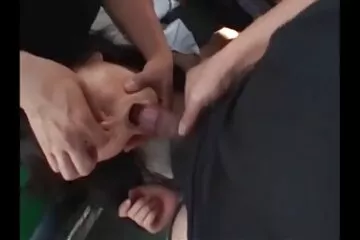 Giải quyết vấn đề của em gái cùng cha phim sex thời vua chúa khác mẹ.